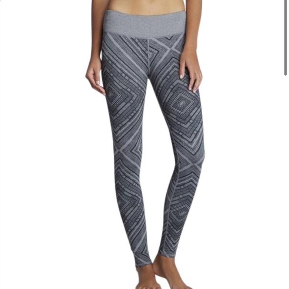Fabletics Gray Taos Leggings Size Small